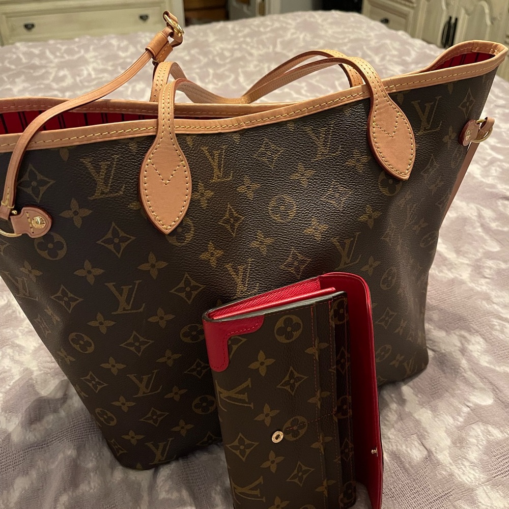 Louis Vuitton bag with matching wallet